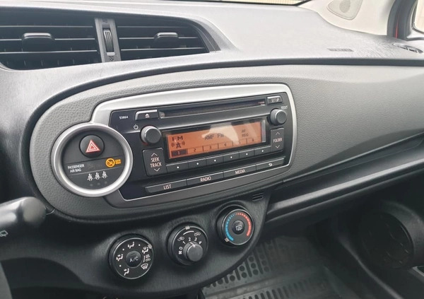 Toyota Yaris cena 20909 przebieg: 185000, rok produkcji 2012 z Sieradz małe 436